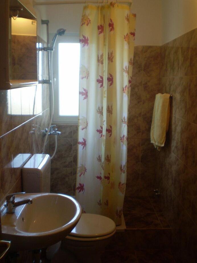 Apartments Robi- Swimming Pool And Beautiful Garden Kampor Luaran gambar