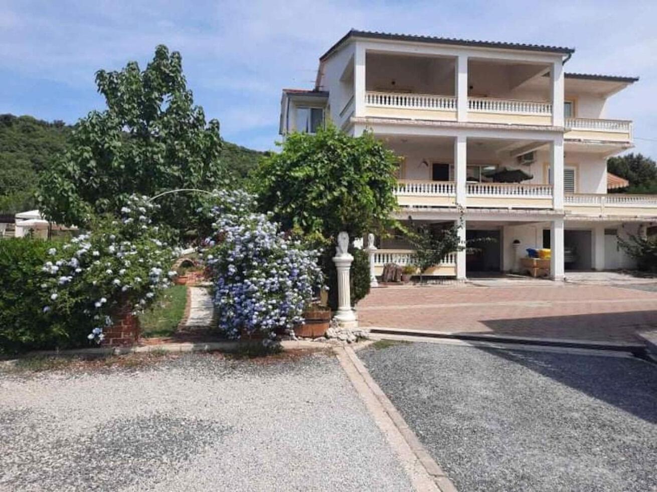 Apartments Robi- Swimming Pool And Beautiful Garden Kampor Luaran gambar